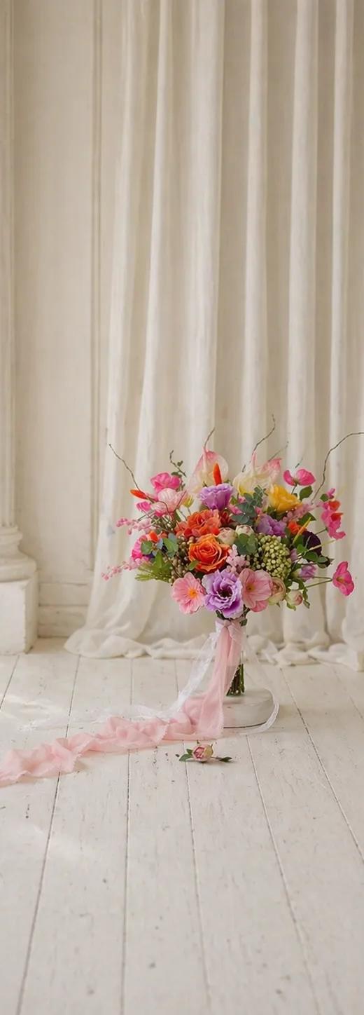 Renkli Kır Bahçesi Gelin Buketi | Canlı ve Zarif Tasarım