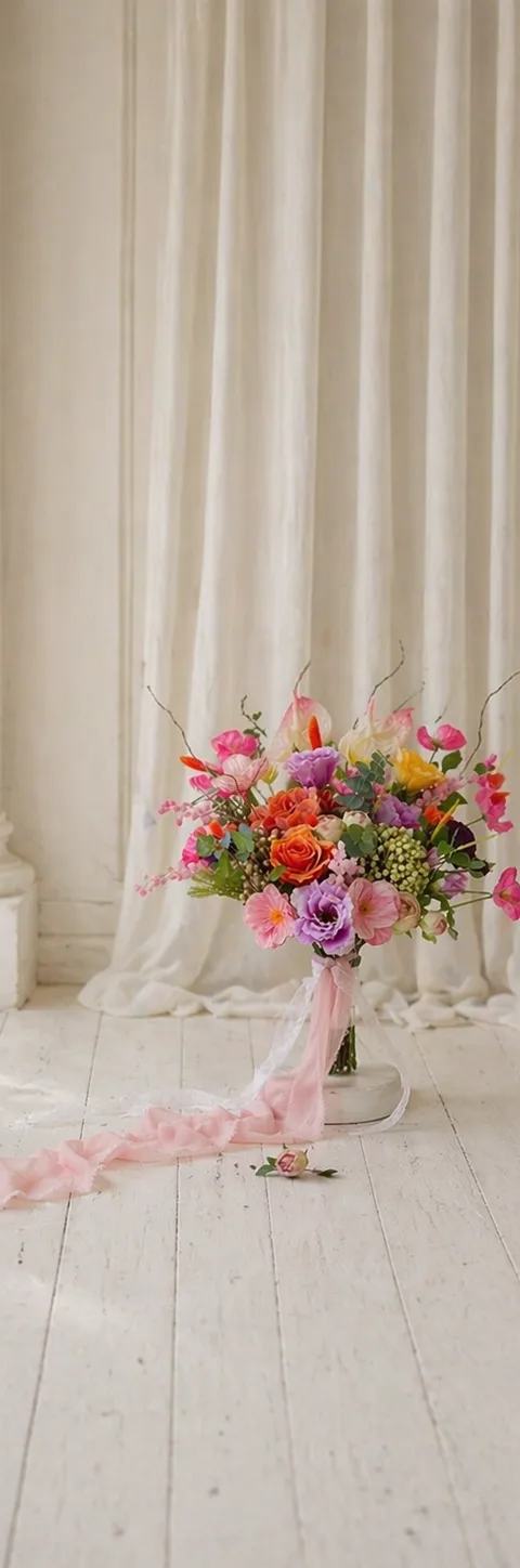 Renkli Kır Bahçesi Gelin Buketi | Canlı ve Zarif Tasarım