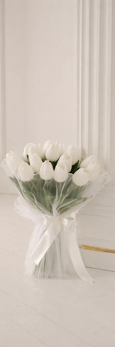 Beyaz Lale Buketi | Zarif ve Minimal Çiçek Tasarımı