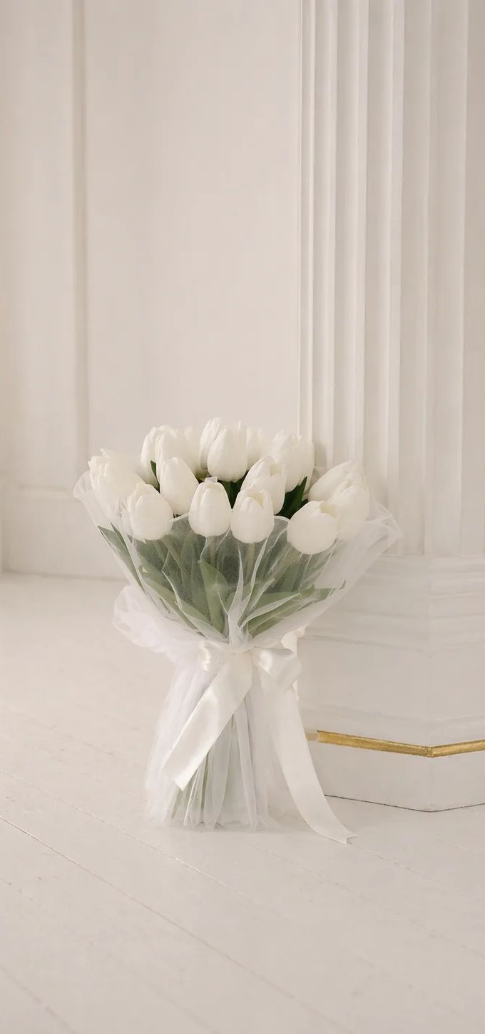 Beyaz Lale Buketi | Zarif ve Minimal Çiçek Tasarımı